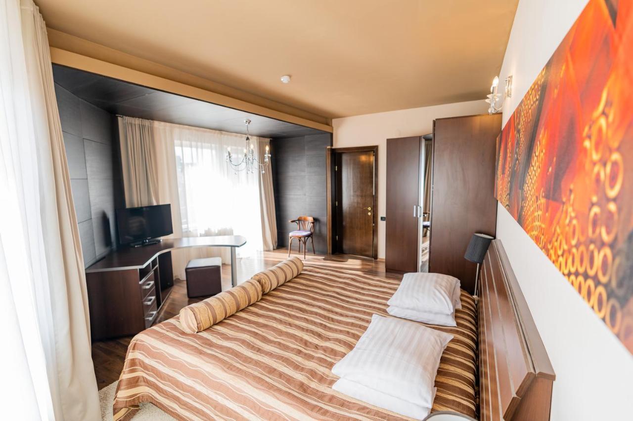 Hotel Belvedere Brasov Luaran gambar
