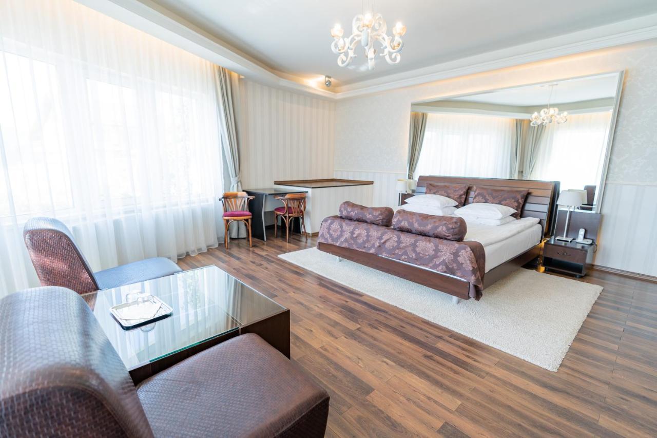 Hotel Belvedere Brasov Luaran gambar