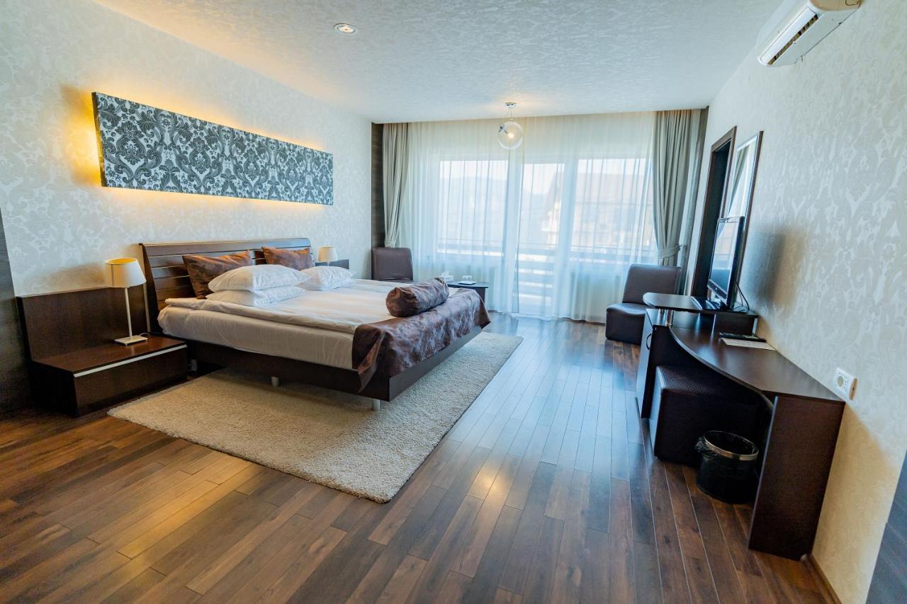 Hotel Belvedere Brasov Luaran gambar