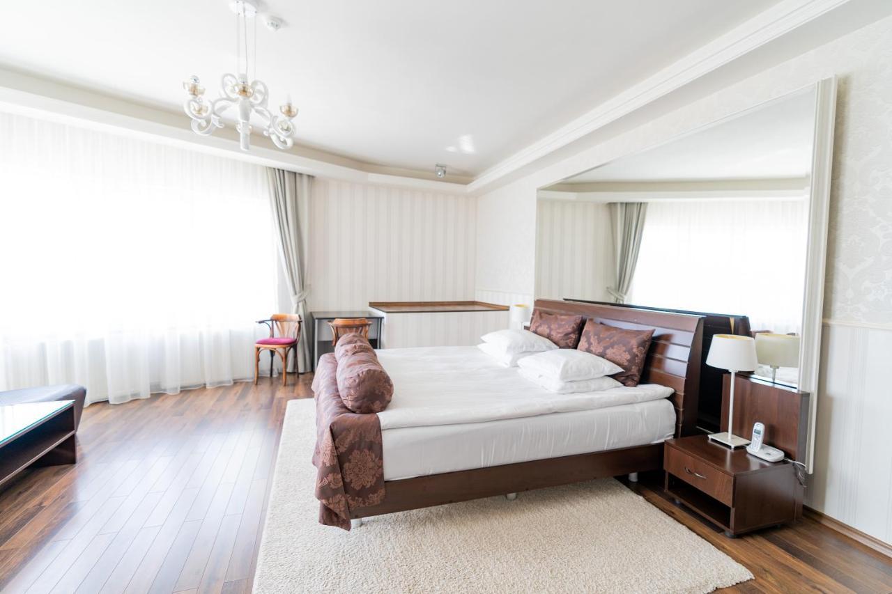Hotel Belvedere Brasov Luaran gambar