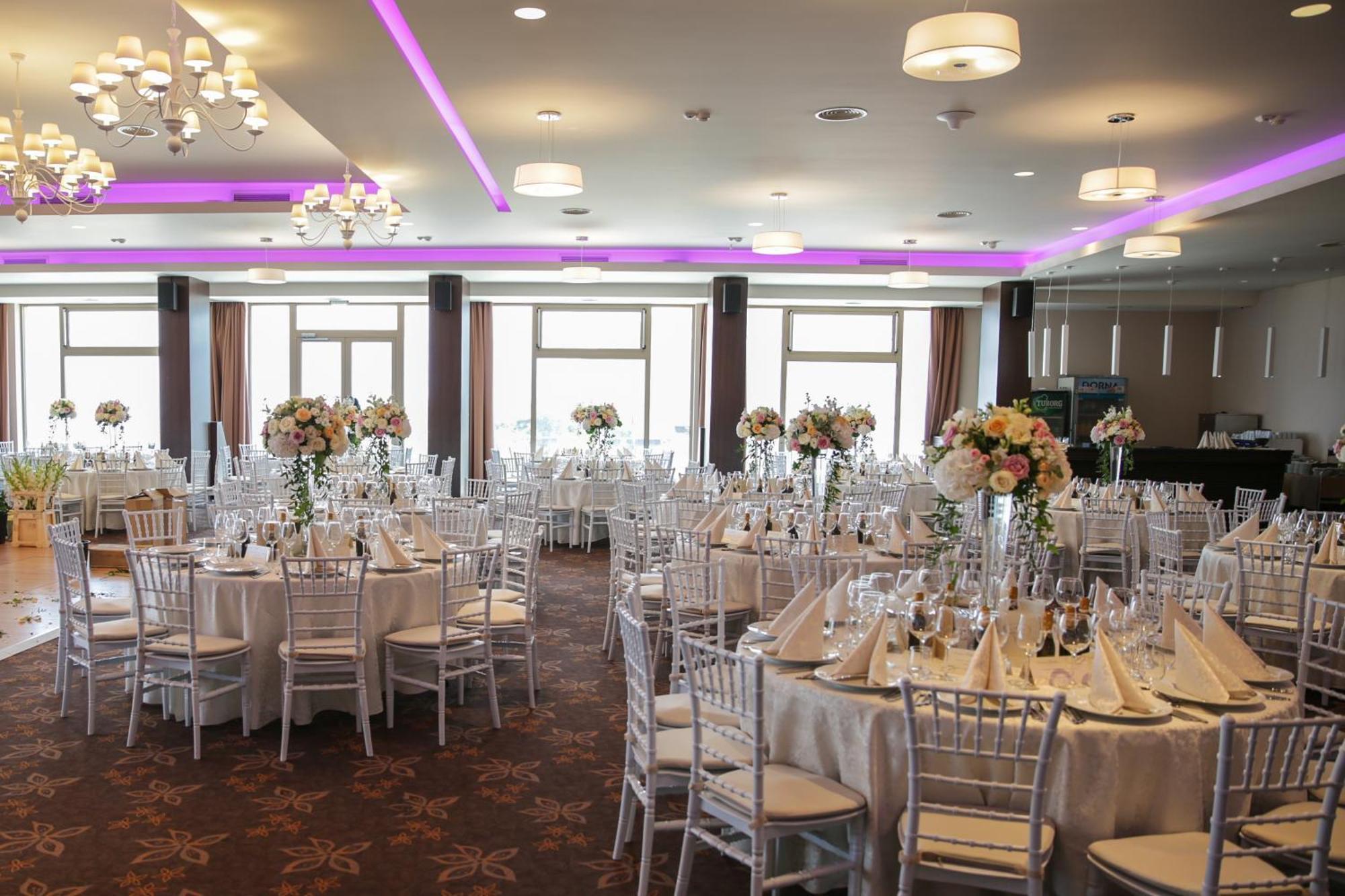 Hotel Belvedere Brasov Luaran gambar